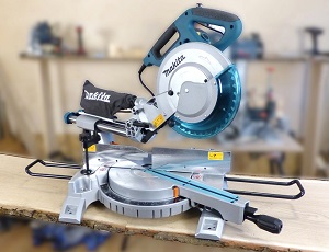 Makita Kappsäge LS1018LN